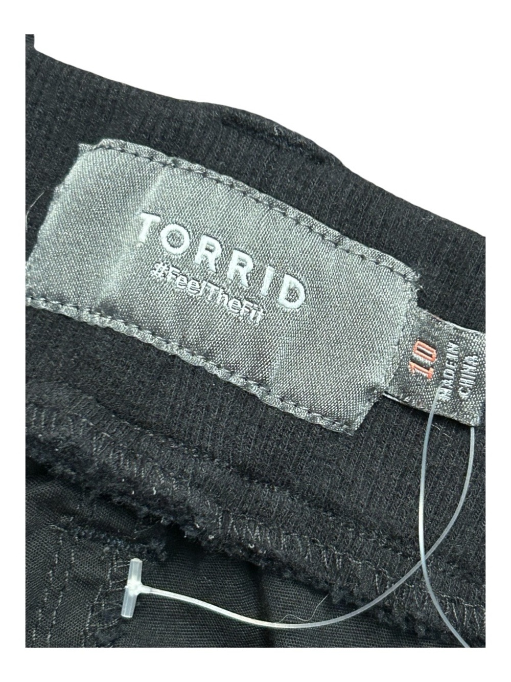 Torrid Woman’s Feel The Fit Black Lightweight Cargo Twill Pants SZ 10 EUC - Picture 3 of 11